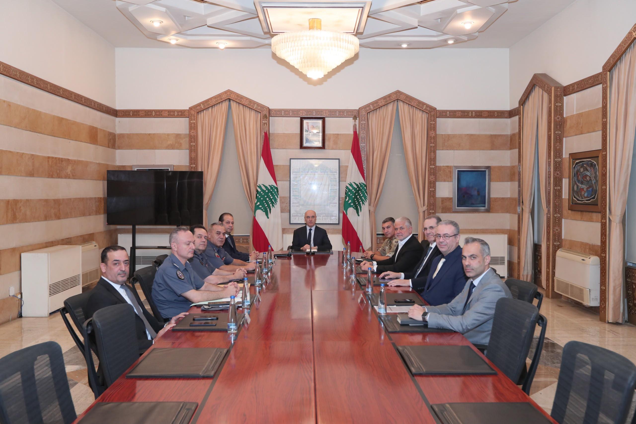 الوزير الحجار: الأجهزة الأمنية جاهزة لتأمين انطلاقة وتشغيل مطار القليعات