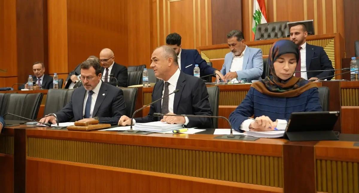 اللجان المشتركة تجتمع.. بوصعب أسف "لأن الحكومة لم تكن ممثلة بشكل جدي"
