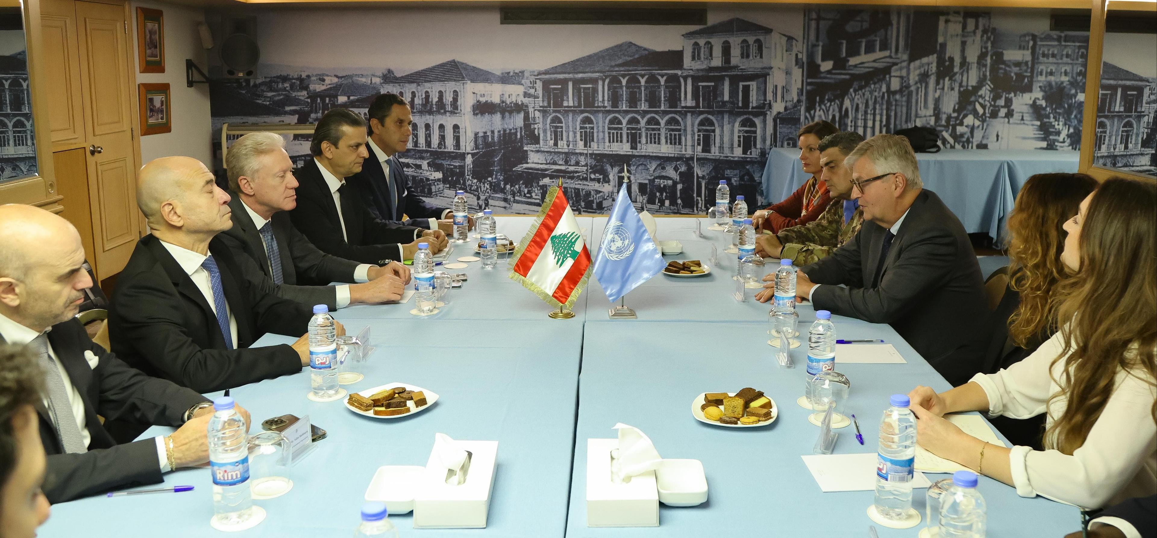 الوزير  يوسف رجي يلتقي لاكرو ويؤكد تمسك لبنان بقوة أممية تخلف "اليونيفيل"