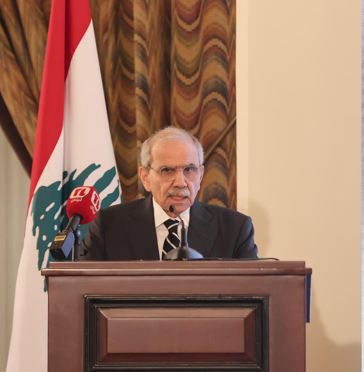 نواف سلام: معالجة أوضاع اللاجئين الفلسطينيين في لبنان تتطلّب مقاربة جديدة