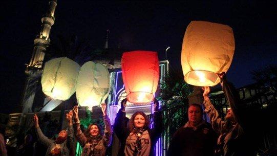 مناطيد في أجواء صيدا احتفاء بشهر رمضان