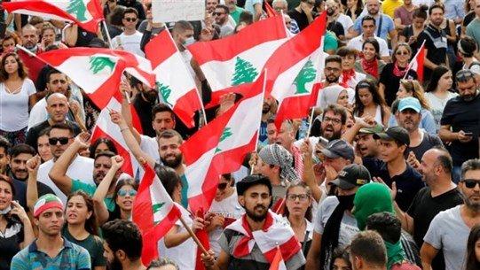 الاستقطاب الطائفيّ يَنقضّ على اللبنانيّين وثورتهم
