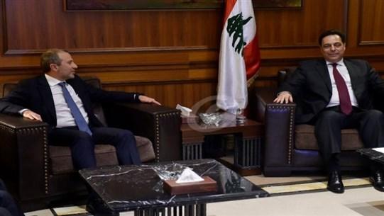 ماذا وراء الخلاف بين دياب وباسيل؟