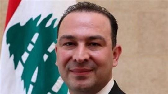  وزير الزراعة والثقافة عباس مرتضى يعلن حلّ مشكلة التصدير والترانزيت على الحدود الأردنية