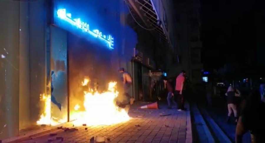 هدوء حذر في صيدا و42 جريحا في إشكالات طرابلس