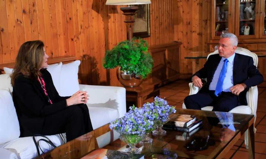 ماذا دار بين فرنجية وشيا في بنشعي؟