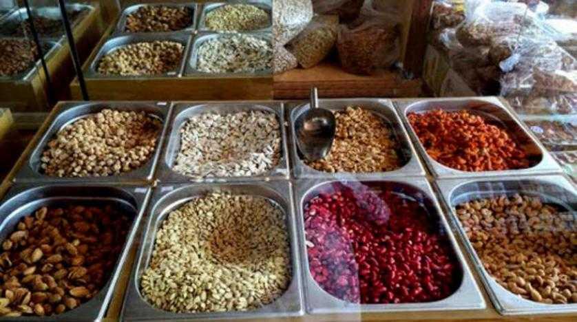 في زمن الحجر المنزلي...اللبنانيون يقبلون على البزورات والبطاطا