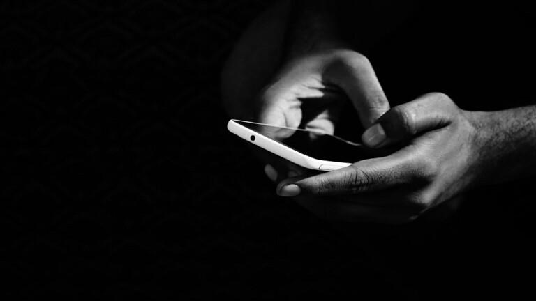 غوغل تطلق تقنية تساعد ضعيفي البصر على الكتابة في الهواتف