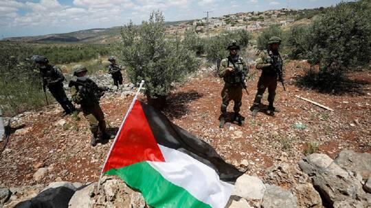 إعلام عبري: الأجهزة الأمنية الفلسطينية تتلف وثائق سرية مع اقتراب خطة الضم