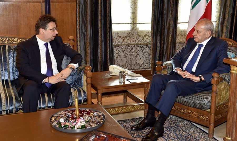 جمهورية الهستيريا: لا كهرباء ولا مازوت والخبز بألفين والدولة تتفرج كنعان: 26 ألف مليار بين ما تطرحه الحكومة وحقيقة ألارقام..وبري يدعم حزب الله: لا تغيير حكوميا ولا ما يستدعيه ...فتح المطار فوضى عارمة