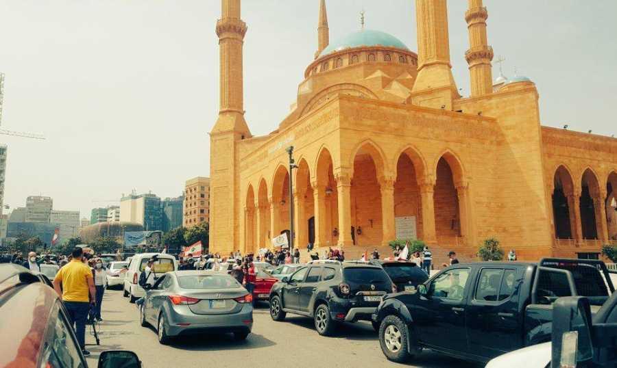 الثوّار عادوا: مسيرات سيّارة في المناطق اللبنانية كلها من طرابلس الى صيدا مرورا ببيروت