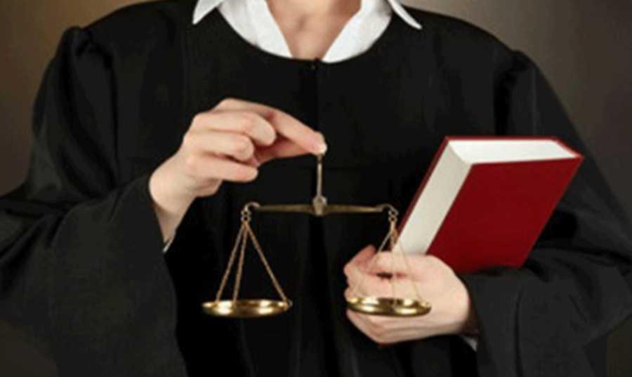 تجميد التشكيلات تمهيد لمواجهة مفتوحة بين القضاء والعهد