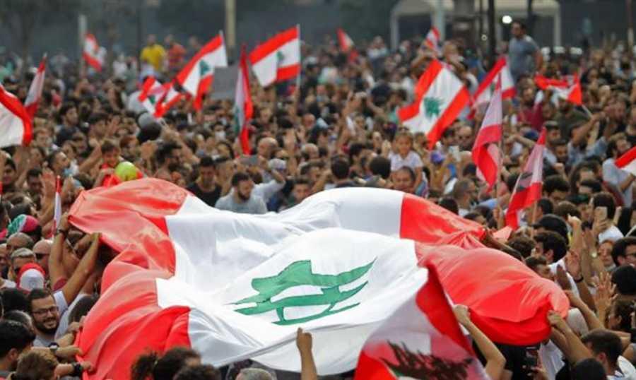 وطني دائماً على حق..