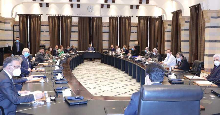 دياب يفنّد إنجازات حكومته.. السلطة في واد والشعب في آخر! 100 يوم تراجعت فيها أحوال المواطن المعيشية.. و"الاصلاحات" كلام