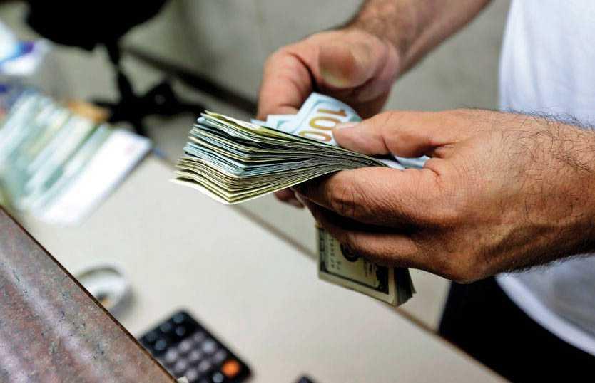 التحاويل بالعملات تُسلّم لأصحابها بالليرة بدءاً من الجمعة