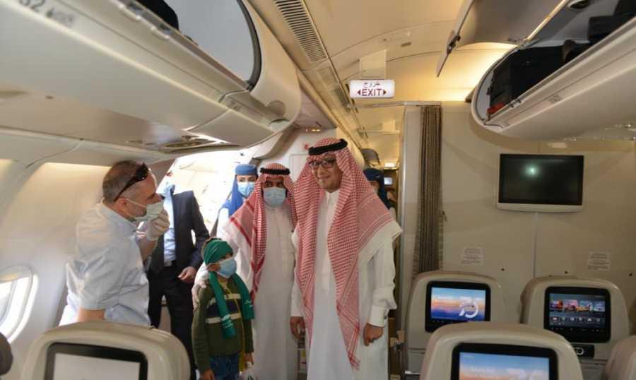 إنطلاق أول رحلة جوية من بيروت الى السعودية..البخاري: اللملكة لاقت اشادة كبيرة من "الصحة العالمية"