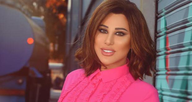ممثل ألماني يغني لـ نجوى كرم.. وهي تردّ!