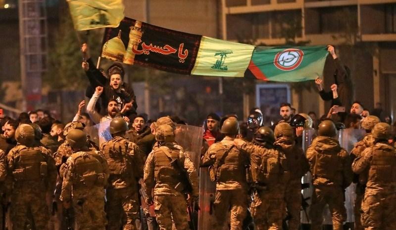 آسيا تايمز: الفساد شريان حياة حزب الله والانهيار صُنع في لبنان