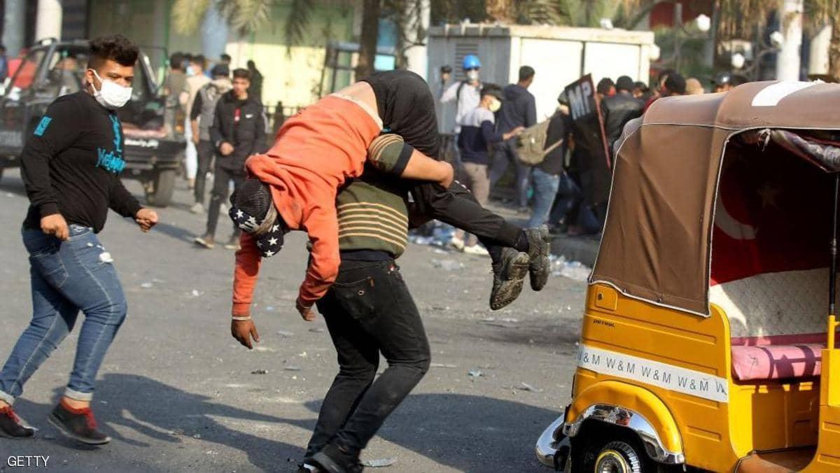 العراق.. إصابة متظاهرين بـ"طعنات مجهولة" في كربلاء