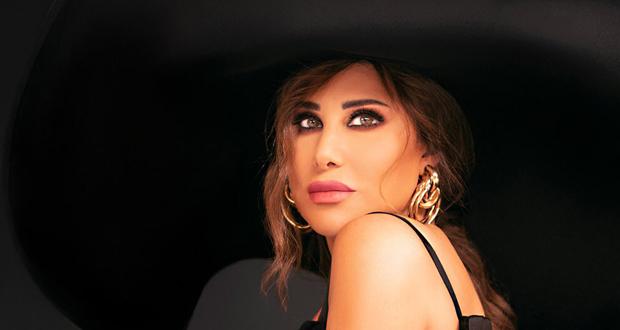 نجوى كرم تجتاح مواقع التواصل.. “مغرومة” بعد 23 عامًا