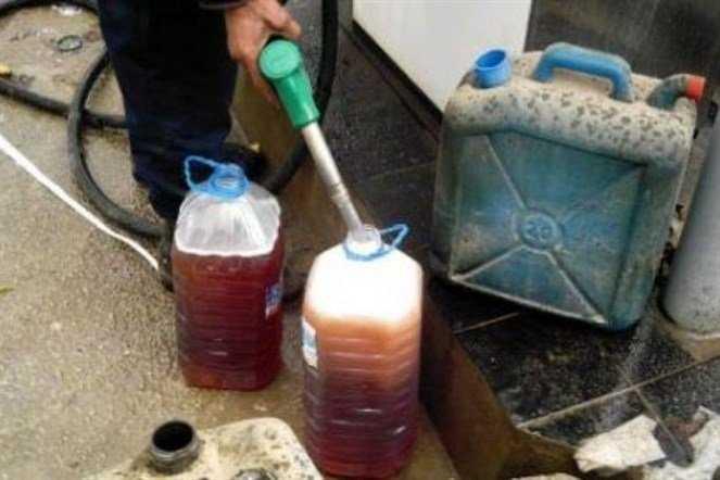 ضبط مازوت مخزن في الضاحية وتوزيعه على أصحاب المولدات