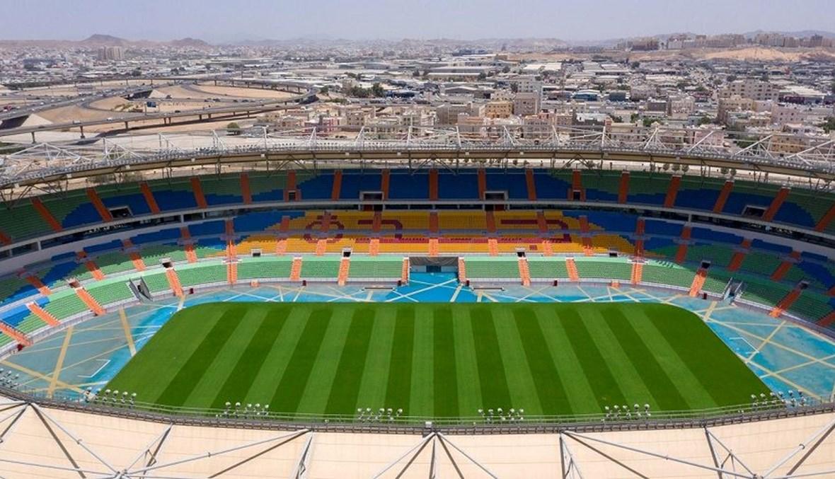 ما حقيقة سقوط جزء من مدرجات ملعب عبدالله الفيصل في السعودية؟