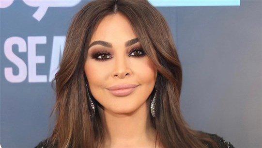 إليسا الى المغتربين: ”بتفرق عصوتكن تسجلوا لتعاقبوهن“