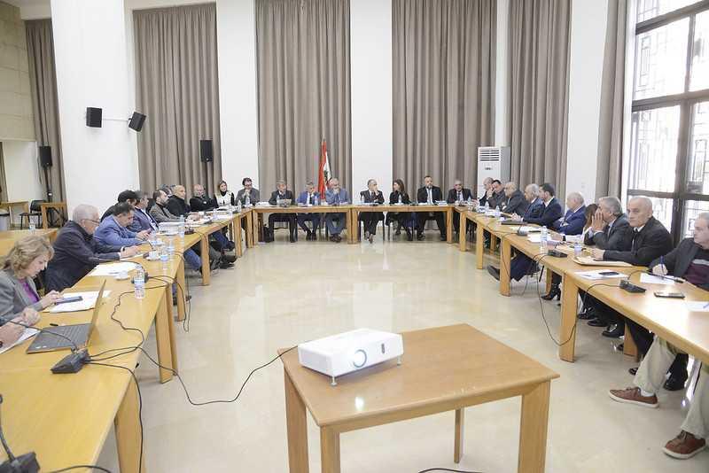 "لجنة الاشغال العامة " تبحث ملف الكهرباء في حضور فياض والخليل