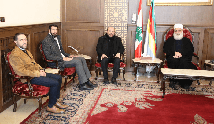 شيخ العقل التقى ممثل "حماس" وتلقى اتصالا من الشيخ الهجري