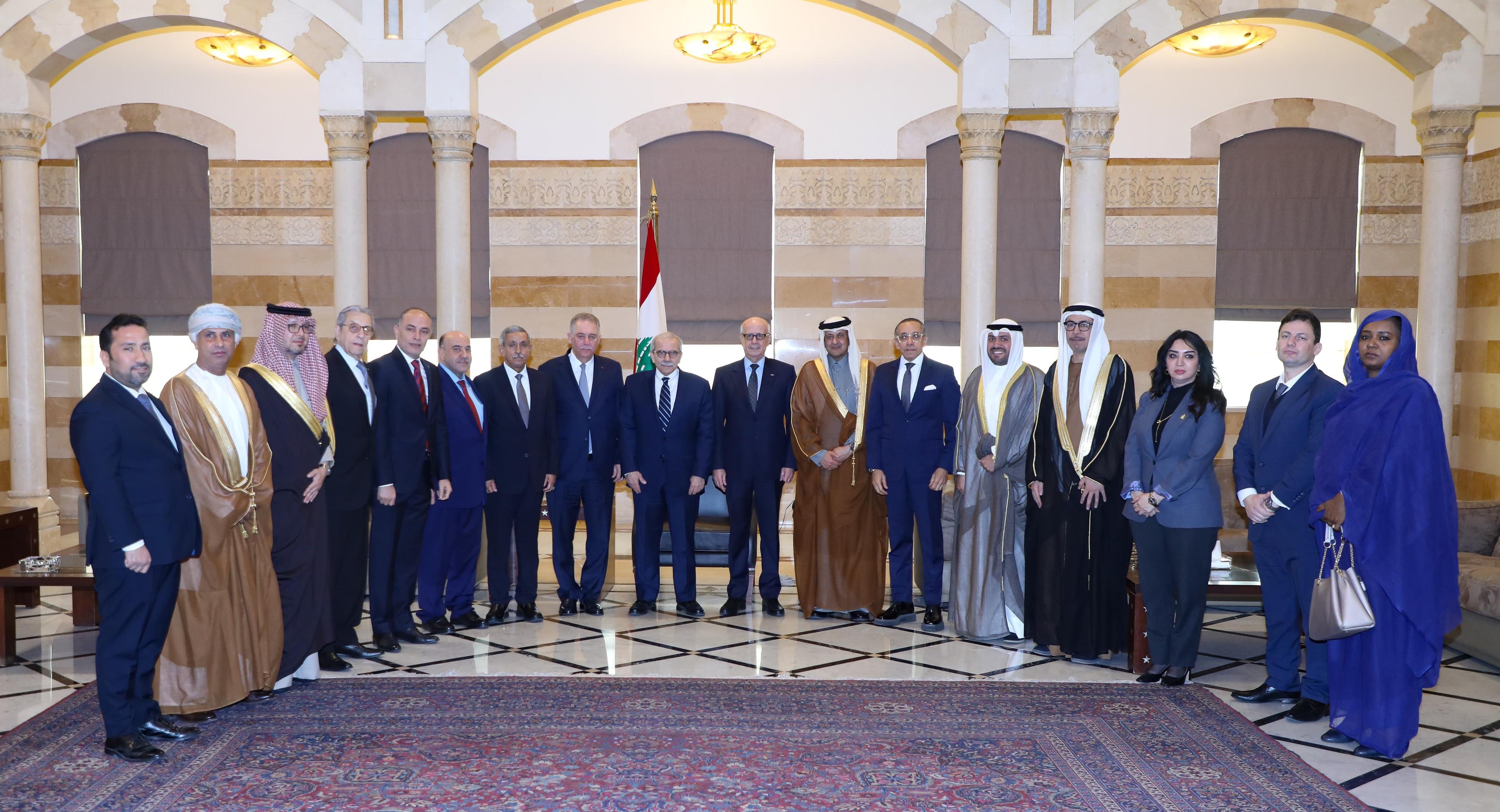 سلام للسفراء العرب: لبنان يحرص على ألا يكون منصة للتهجم على الدول العربية