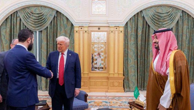 ترامب: لم أستشر إسرائيل قبل رفع العقوبات عن سوريا