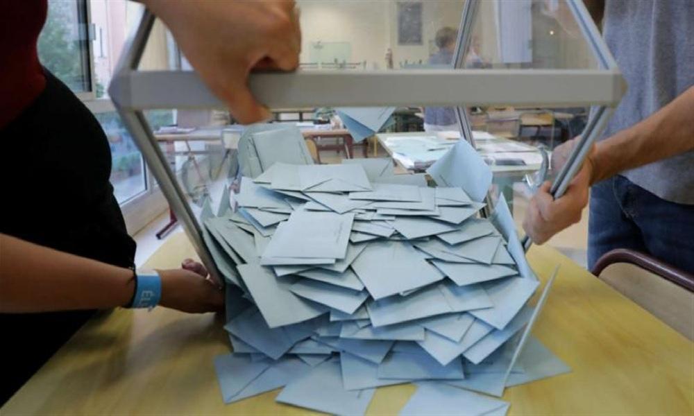 رؤساء الأقلام يتسلمون صناديق الاقتراع... وحسم النتائج بالتزكية في عشرات البلدات الجنوبية