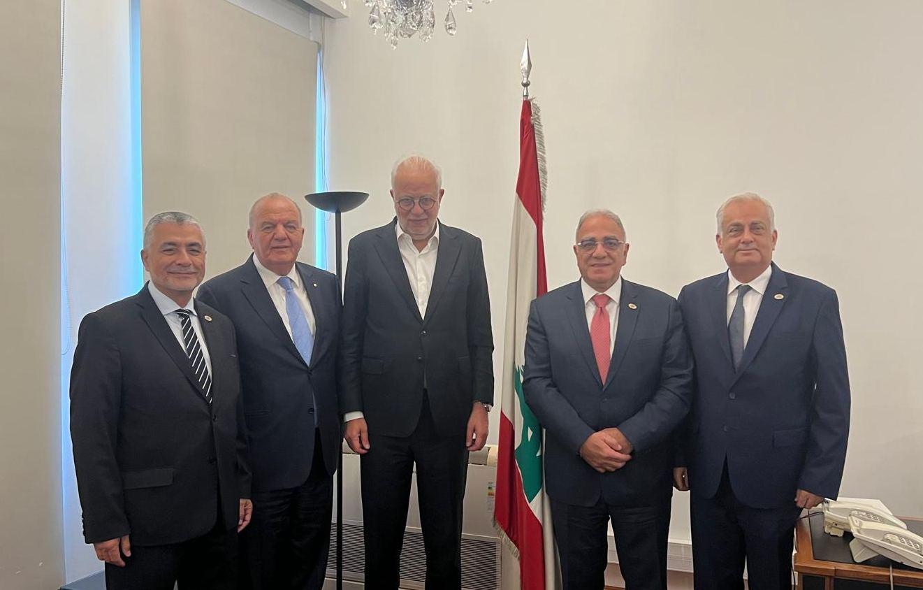 وفد من الجامعة الثقافية في العالم يبحث مع وزير العدل أمورا تخص حقوق المغتربين