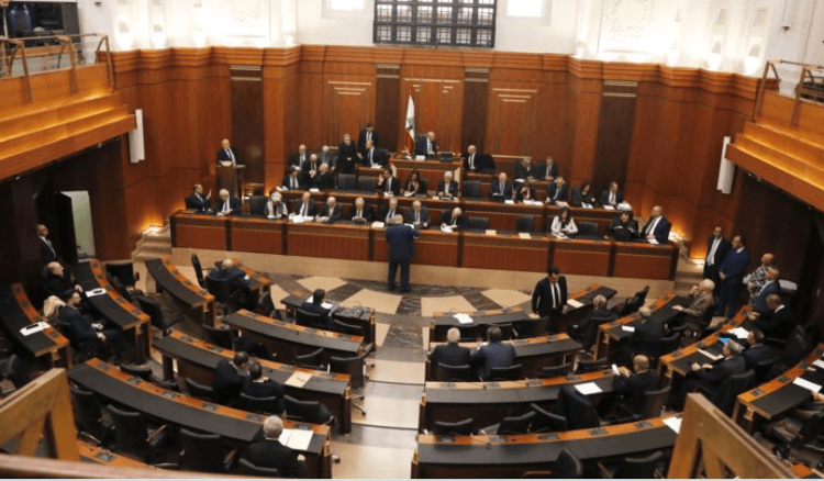 الروشة والانتخابات تظللان الجلسة.. سجال بين خليل والقوات وانسحاب الكتائب