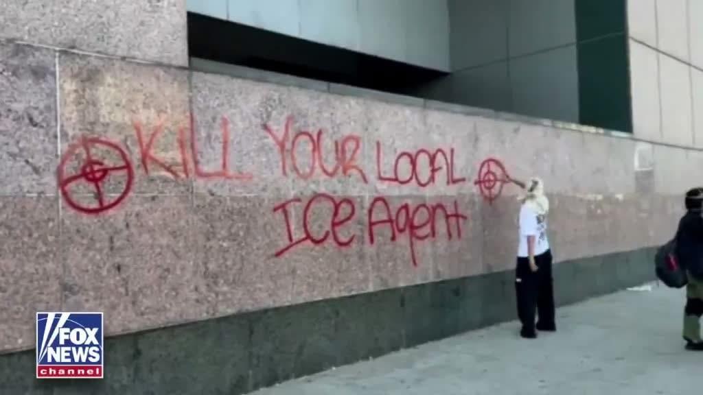 دعوات عنيفة لقتل عملاء ICE خلال احتجاجات «لا ملوك» في لوس أنجلوس.. وإصابة ضباط فيدراليين