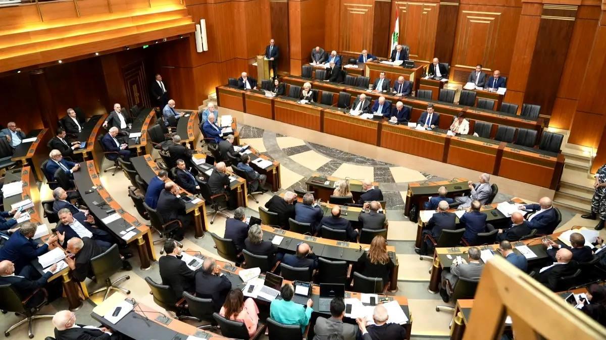 نواب لبنان خارج التقشف.. 5 آلاف دولار شهرياً!
