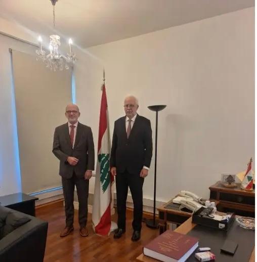 الوزير نصار يبحث مع سفير السويد في العلاقات الثنائية