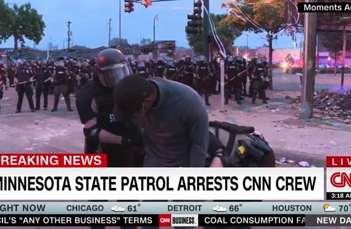 إطلاق سراح مراسل "CNN" بعد اعتقاله أثناء تغطية الاحتجاجات