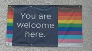 كنيسة في ألبرتا ترفع من جديد لافتة ترّحب بمثليي الجنس