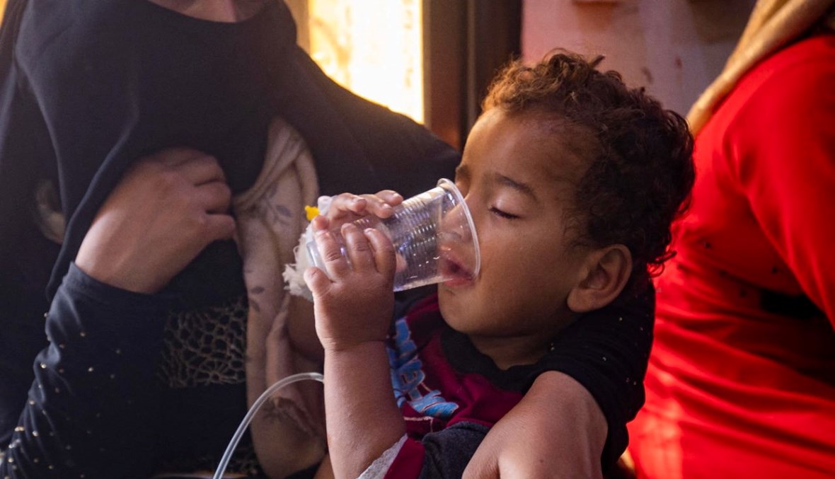 سوريّون يشربون المياه الملوّثة رغم تفشي الكوليرا