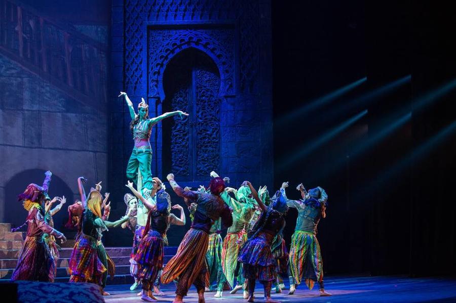 المجمع الثقافي ومسرح كركلا للرقص يطلقان برنامجا تعليميا لليافعين في أبوظبي