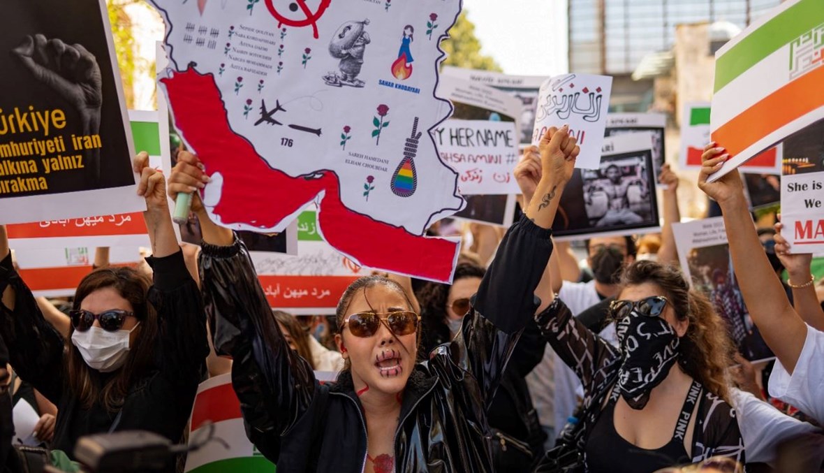 تظاهرات حاشدة في تركيا دعماً لنساء إيران