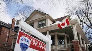 مبيعات المنازل في تورونتو تراجعت 49% خلال سنة والأسعار استقرت بعد تراجع
