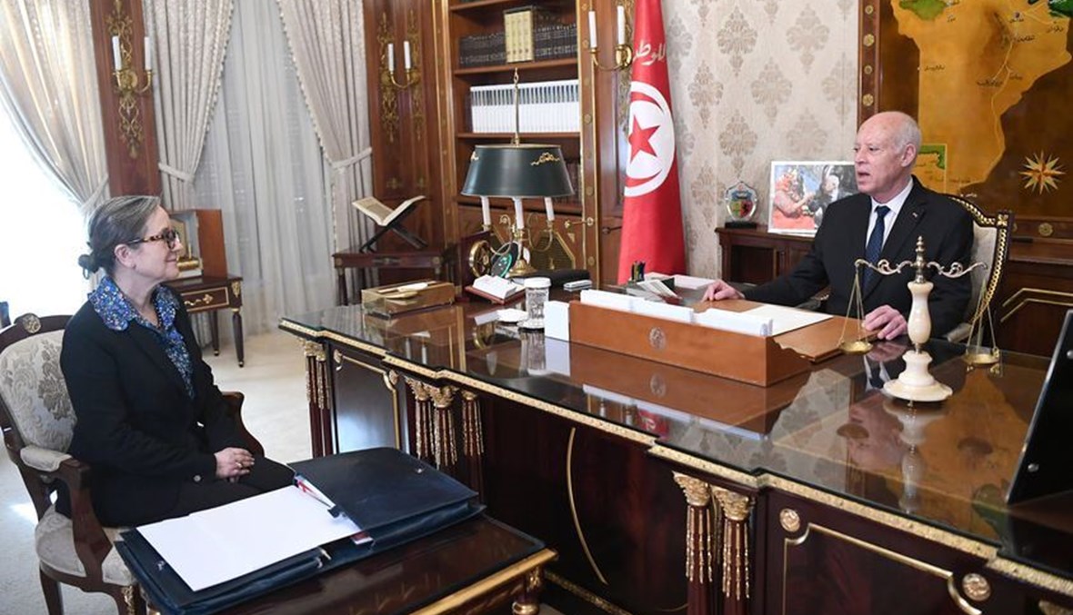 تونس: نقابة الصحافيّين تندّد بملاحقة موقع إخباري قضائياً لانتقاده رئيسة الحكومة