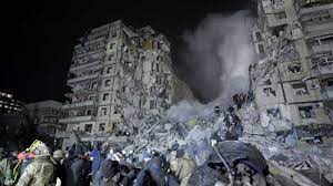قصف "مبنى دنيبرو".. أعداد الضحايا تتحدث عن مأساة