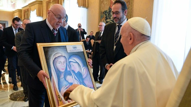 البابا فرنسيس يستقبل ممثلي اتحاد أخويات أبرشيات إيطاليا