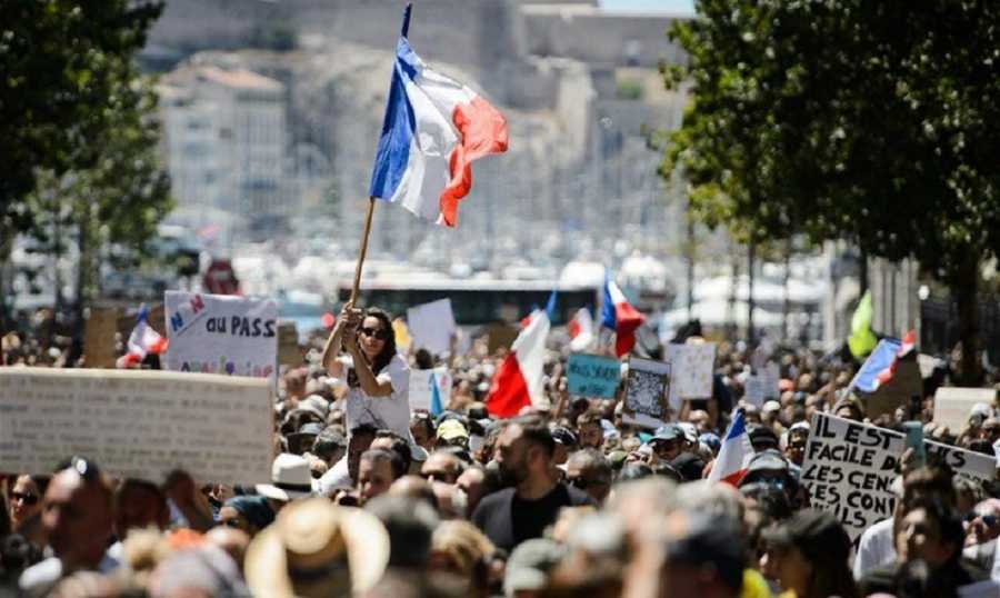 الآلاف يتظاهرون في باريس احتجاجا على تعديل نظام التقاعد