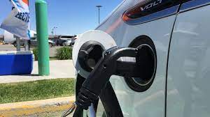 كيبيك: 116 ألف نقطة شحن للسيارات الكهربائية بحلول 2030