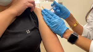 كيبيك تطلق حملة تطعيم ضد الكوفيد-19 بعد أسبوعيْن...