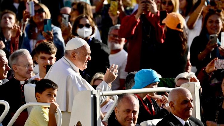 في مقابلته العامة مع المؤمنين البابا يتحدث عن زيارته إلى مرسيليا ويشدد على ضرورة أن يكون المتوسط مختبرا للحضارة والسلام